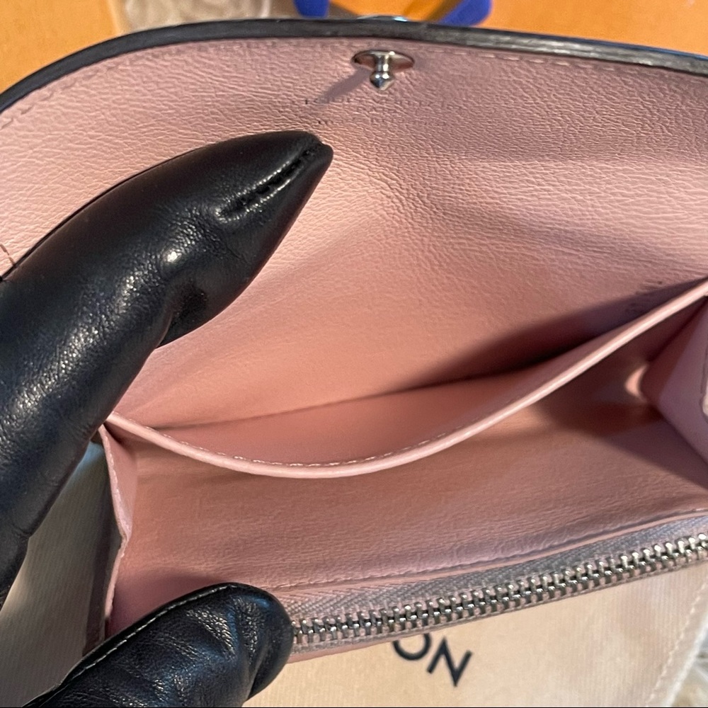 2018 Louis Vuitton Mahina Anae Coin Purse/Wallet. - Picture 9 of 15